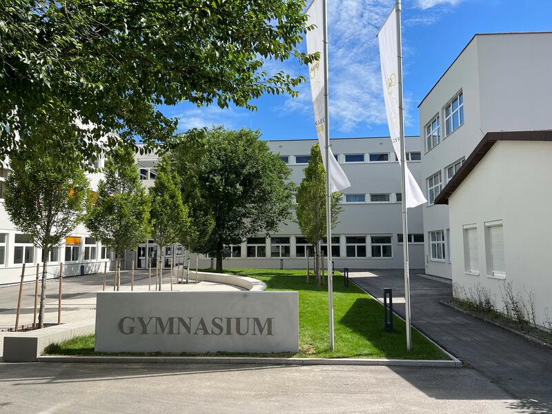 Gymnasium Ried school building